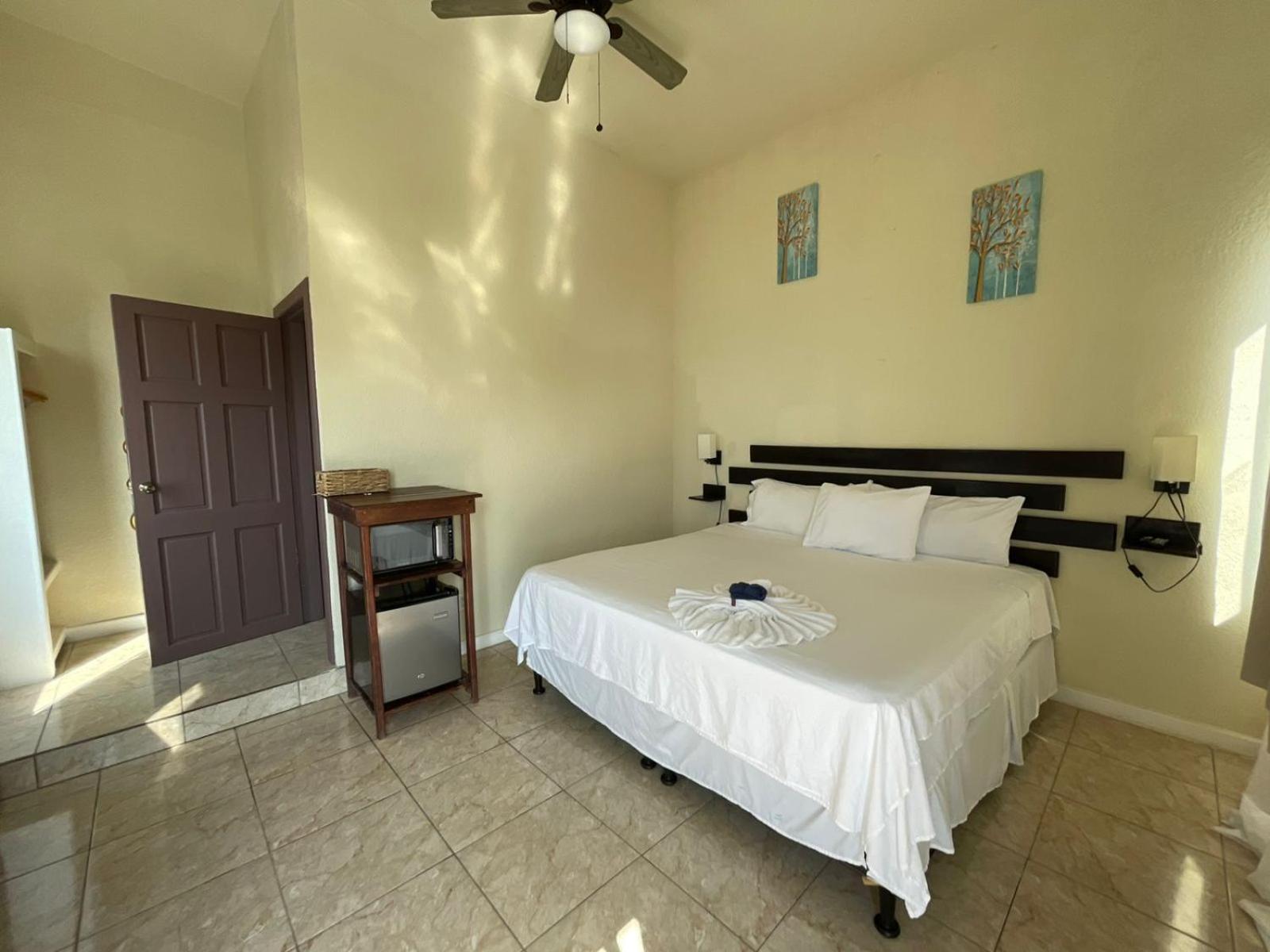 Gravel Bay Ocean View Hotel And Restaurant מראה חיצוני תמונה